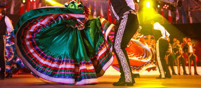 Kirjamessujen vuoden 2023 teemaa kuvaava kuva espanjalaisesta tanssiparista